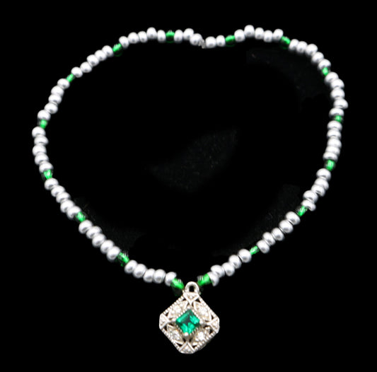 Get Down on This Abby Edwardian Style Emerald Green / Silver Toned Charm - Silver and Green Bracelet - Monkeysmojo